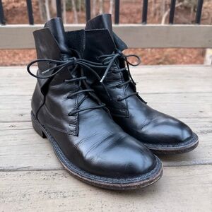 Moma black leather lace up ankle boots size 39